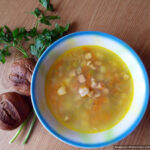 Суп с зелёным горошком и копчёностями