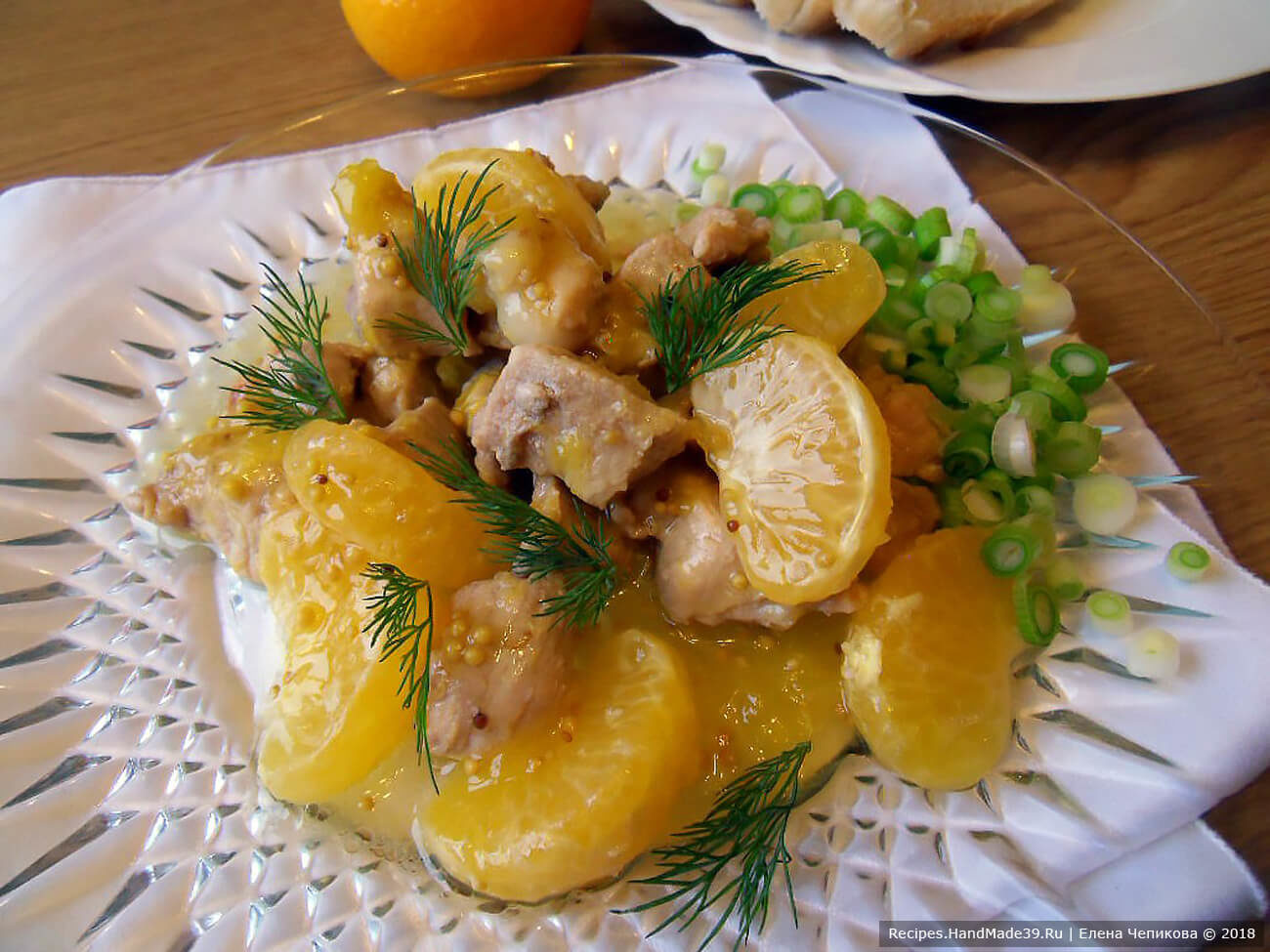 Тушёная свинина под мандариновым соусом