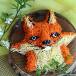 Морковный салат с сыром и изюмом «Лисичка»