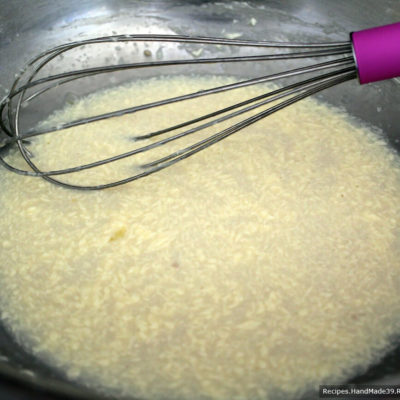 Швабский луковый пирог – фото шаг 3. Яйцо и масло взбить венчиком