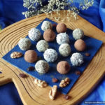 Конфеты из овсяных хлопьев с орехами, черносливом и изюмом