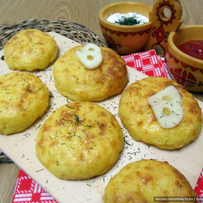 Оладьи из картофельного пюре с сыром, запечённые в духовке – пошаговый рецепт с фото