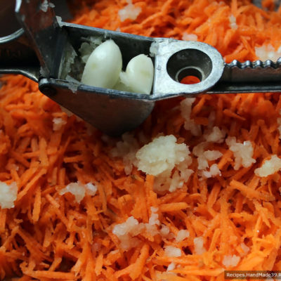 Закуска из моркови с чесноком – фото шаг 3