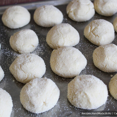 Творожные пончики «Абрикосы» – фото шаг 8. Подготовить таким образом все шарики