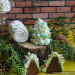 Пирожное «Картошка» из печенья и сгущёнки в форме ёлочки и шишки