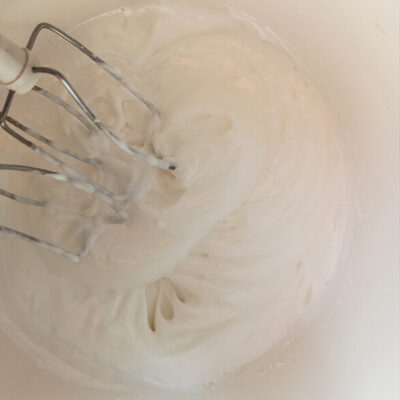 Торт «Птичье молоко» – фото шаг 6. Взбивать до растворения сахара и до воздушной массы