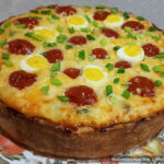 Киш с картофельным пюре, рыбой и шпинатом