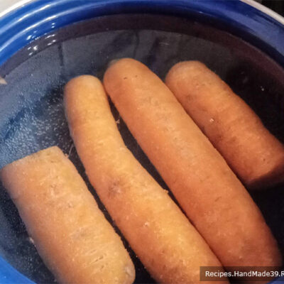 Морковное печенье – фото шаг 1. Морковь вымыть, отварить до мягкости, не очищая кожуру