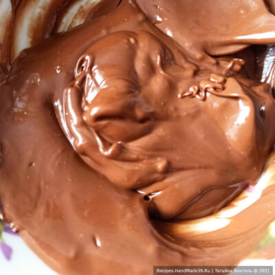 Торт «Трюфельный» – фото шаг 11. Шоколад растопить на водяной бане и оставить полностью остыть