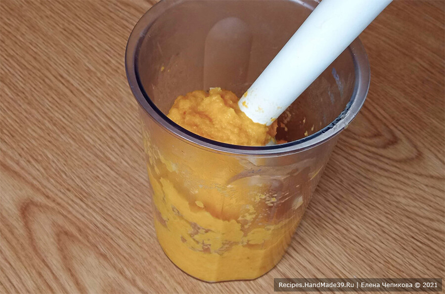 Суп-пюре из моркови – фото шаг 6. Переложить овощи в чашу блендера, пробить до однородности