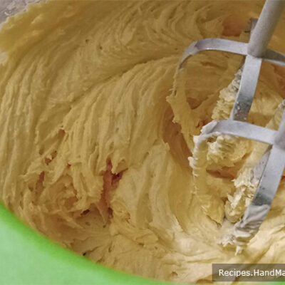 Печенье «Норвежские узлы» – фото шаг 5. Тесто с размягчённым маслом перемешать до однородности