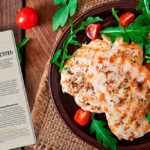 Диетический салат с грудкой – богатство полезных рецептов