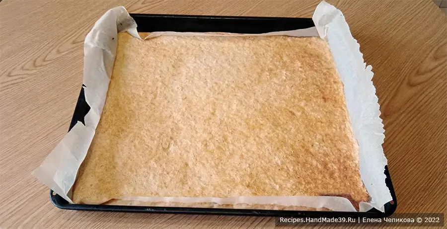 Торт из овсяных хлопьев – фото шаг 7. Корж выпекать 15-25 минут в духовке, разогретой до температуры 190 °C