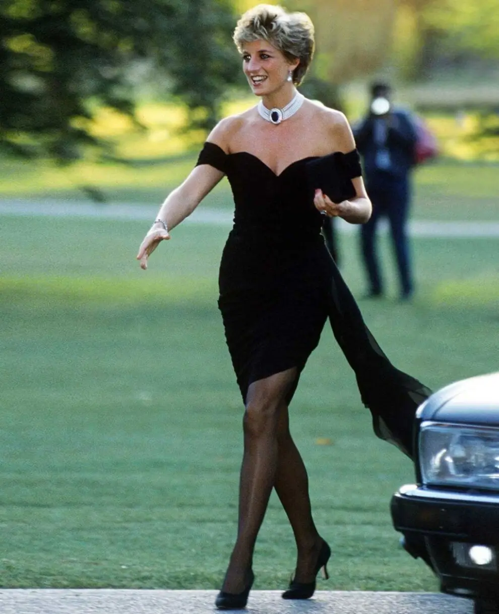 Принцесса Диана в чёрном коктейльном платье