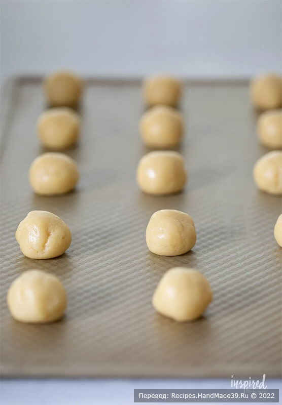 Итальянское свадебное печенье – фото шаг 4. Тесто разделить на кусочки и скатать в шарики ⌀ = 2,5 см