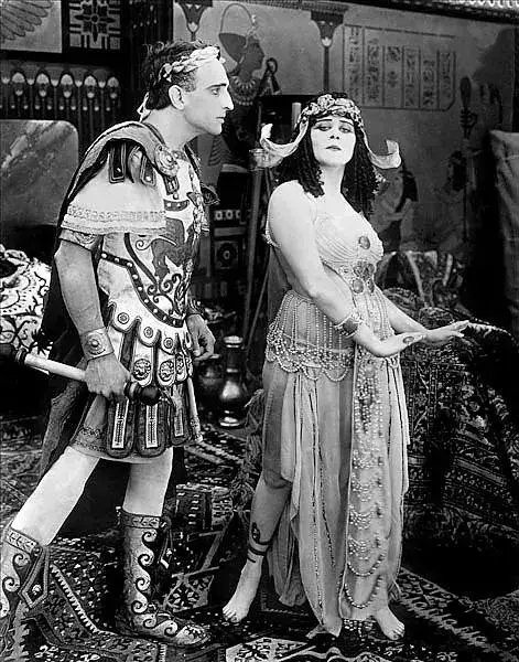 Цезарь и Клеопатра, кадр из фильма «Клеопатра», 1917 г