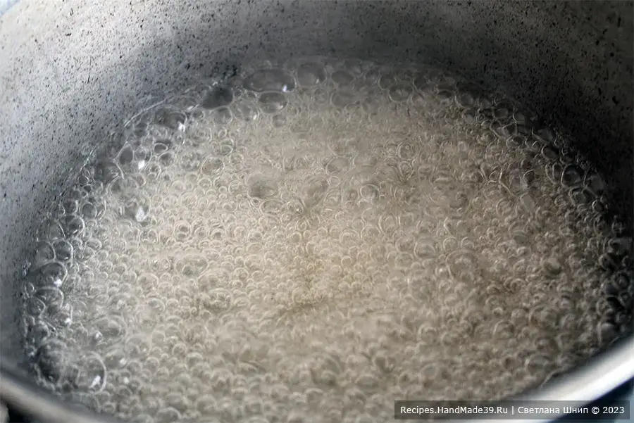 Зефир из джема – фото шаг 5. Сироп довести до температуры 110°C