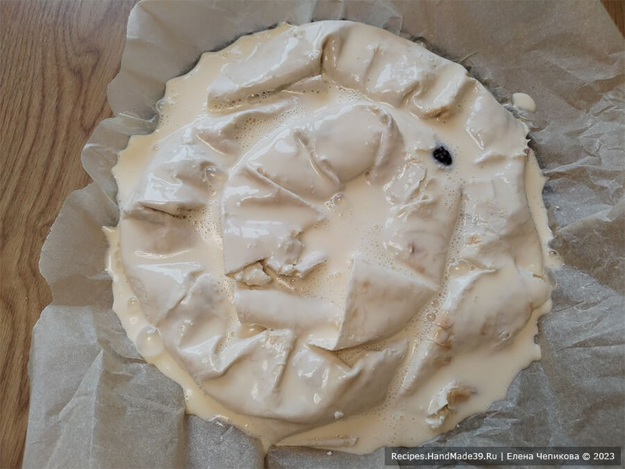 Пирог из лаваша с творогом – фото шаг 13. Залить всё подготовленной яично-сметанной заливкой