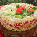 Слоёный салат с курицей и кабачками «Лето»