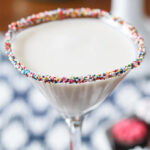 Сливочный коктейль с водкой и амаретто «Праздничный торт»