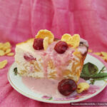 Творожная запеканка с кукурузными хлопьями и вишней