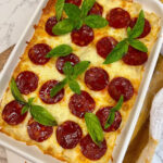 Сырная запеканка из макарон с колбасками «Пицца»