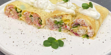 Яичные блинчики с тунцом – пошаговый кулинарный рецепт с фото