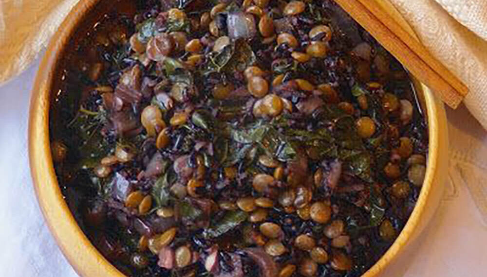 Марокканская пряная чечевица с черным рисом