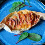 Лодочки из фаршированной куриной грудки и лаваша